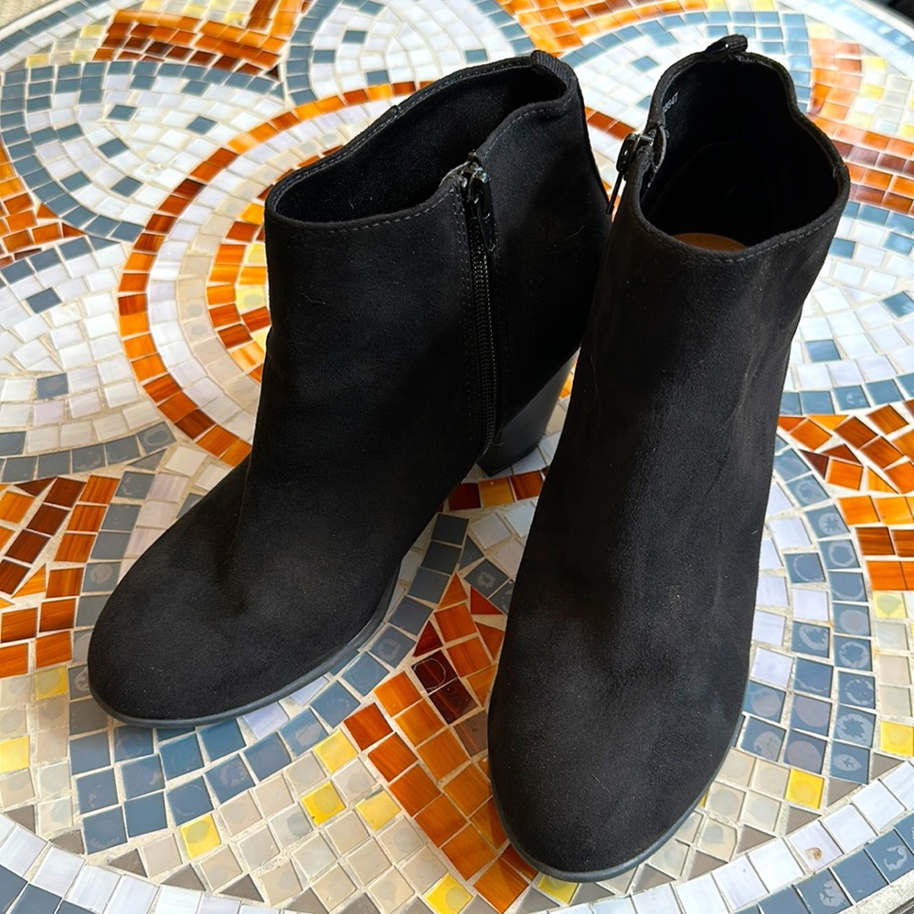 Black Gap heeled boots